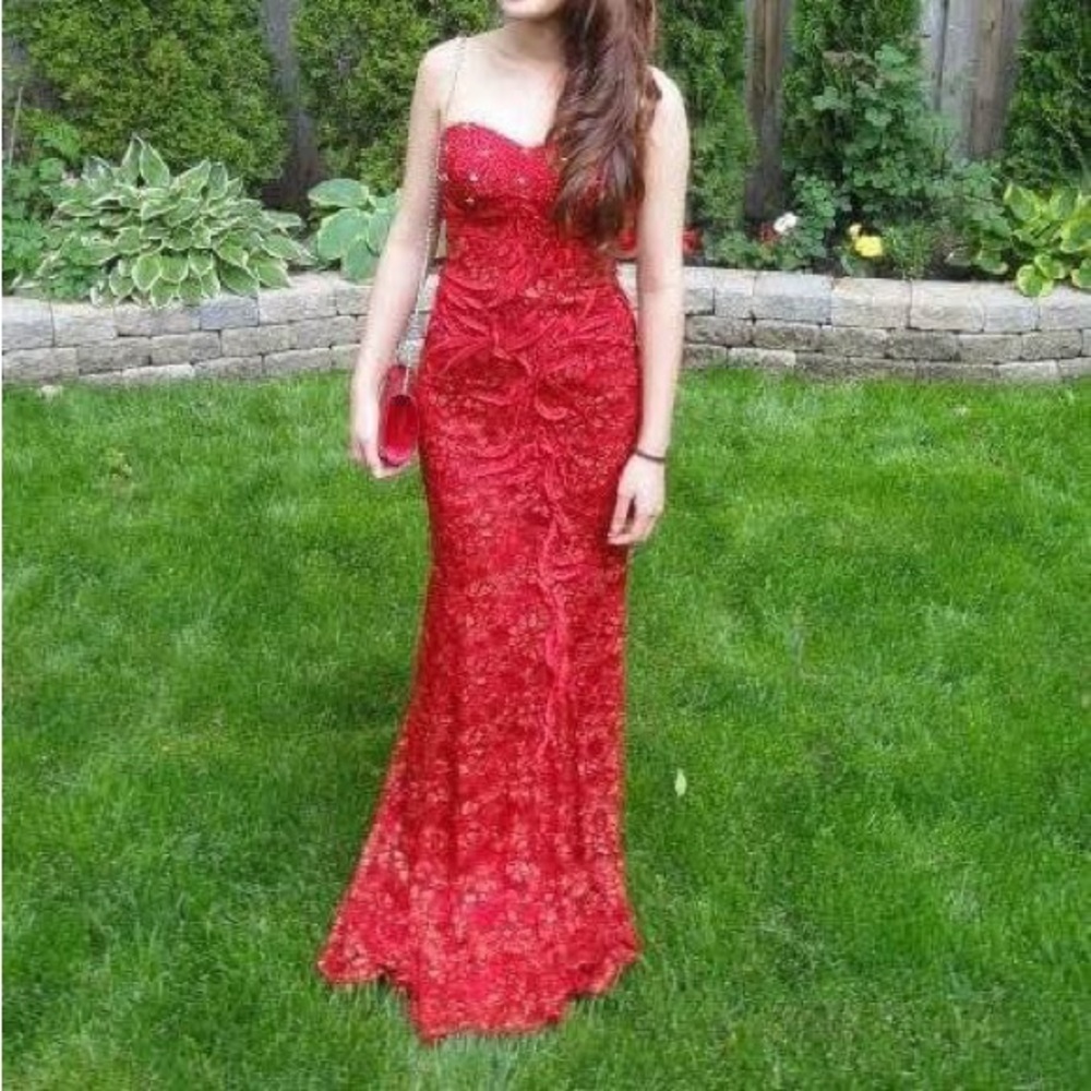 Red Lace Strapless Prom Dress